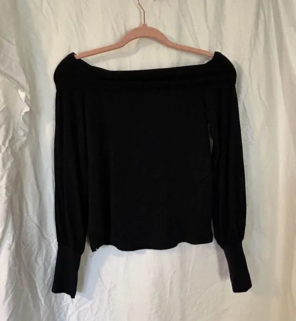 Abercrombie & Fitch black drapey long sleeve size XS - Image 2