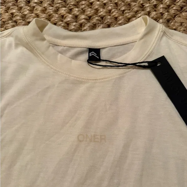 Oner Active NWT go to muscle crop tank in off white women’s size medium - Image 5