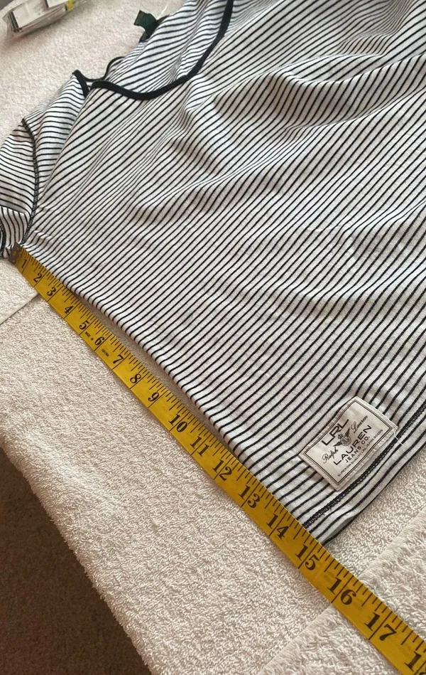 T-shirt short sleeve V-neckline stripes size small NWT - Image 2