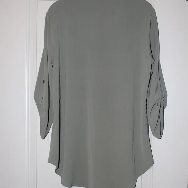Moa Moa Green Long Sleeve Women’s Medium - Image 2