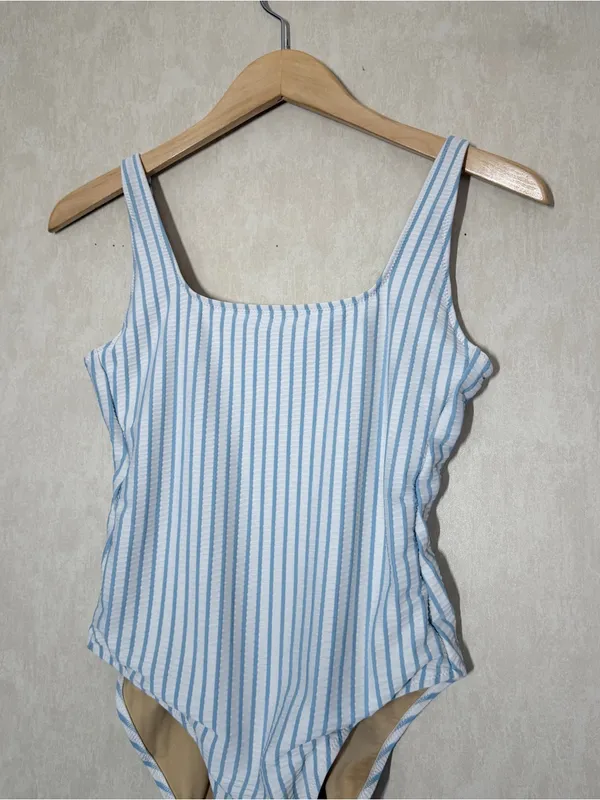 Old Navy Women’s Square Neck Striped Seersucker One Piece Swimsuit S - Image 4