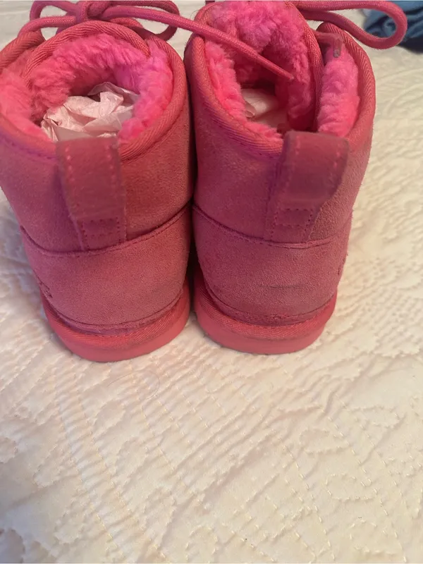UGG Kids Bright Pink Suede Lace-Up Shearling Boots - Image 4