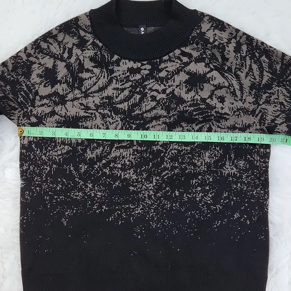Athleta Women Jacquard Crew‎ Sweater in Frosted Floral Black And Tan Extra Small - Image 6