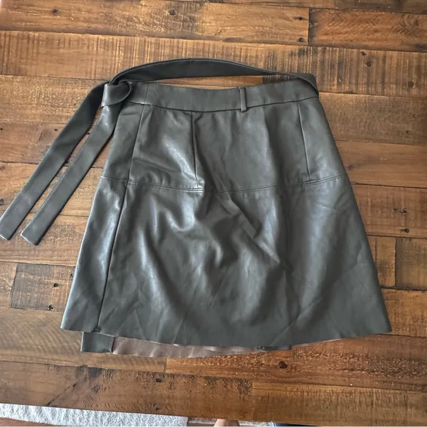 WILFRED FREE Faux Leather Mini Wrap‎ Skirt - Image 2