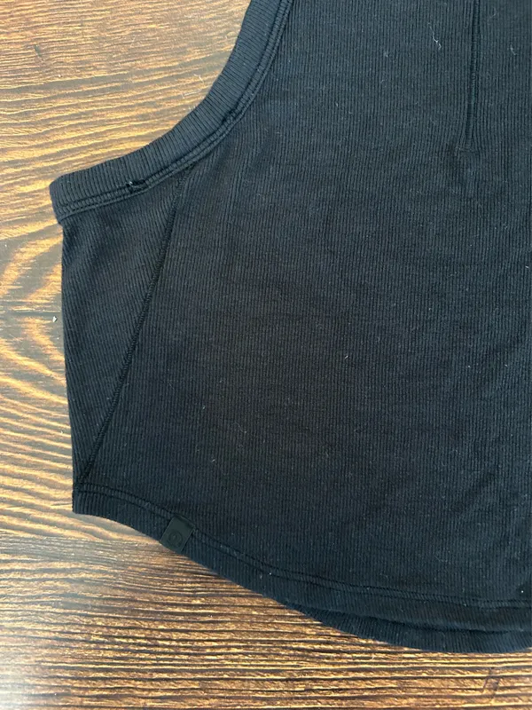 Lululemon Hold Tight Tank Cropped - Image 3