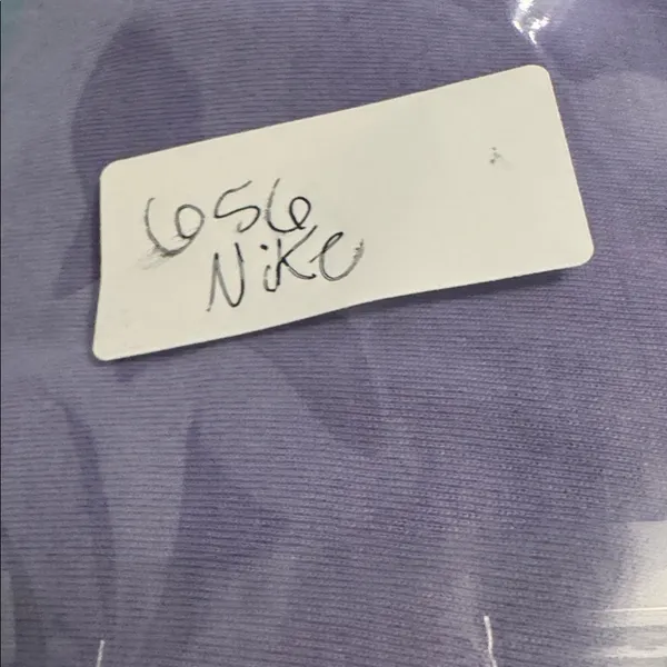 Nike lightweight raglan style hoodie size medium, purple Nike- minor flaw read - Image 13