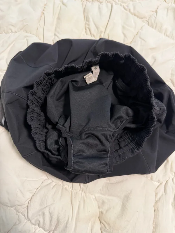 Womens lululemon shorts 4 tall - Image 9