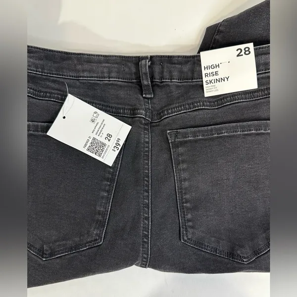 Forever 21 Distressed Knee High Rise Skinny Jeans Black Size 28‎ NWT - Image 8