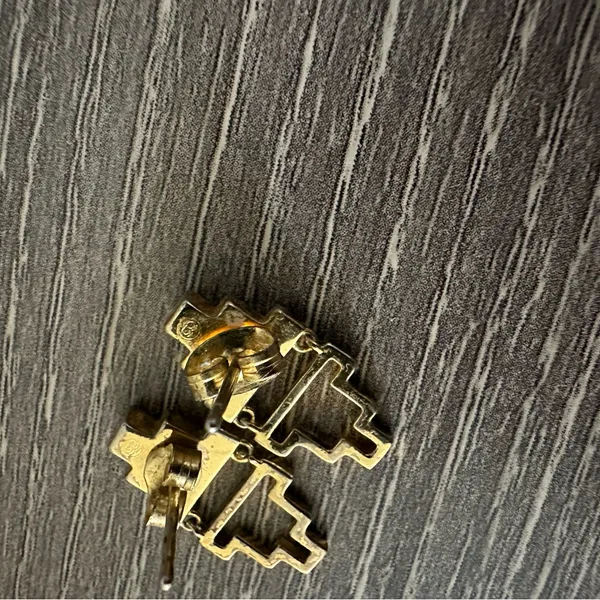 Gorjana Peytin Hinged Stud Earring 18K Gold Plated - Image 12