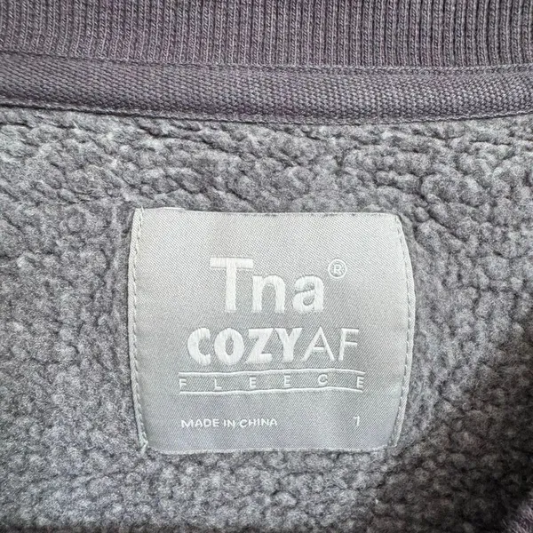 TNA Aritzia Charcoal Gray Cozy AF Fleece Cropped Long Sleeve Sweater Small 1 - Image 3