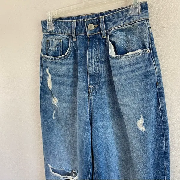 Zara High Rise Straight Leg Ripped Jeans Size 4 100% Cotton Mom‎ Fit Cropped - Image 4