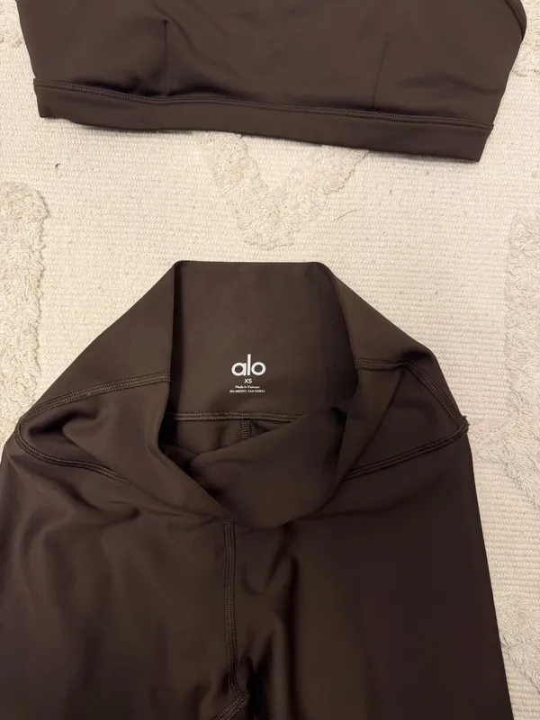 Alo Yoga Set Airlift - Image 2