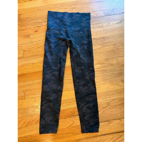 Spanx‎ Leggings Womens XL Black & Gray Camo Camouflage High Waisted Pants - Image 2