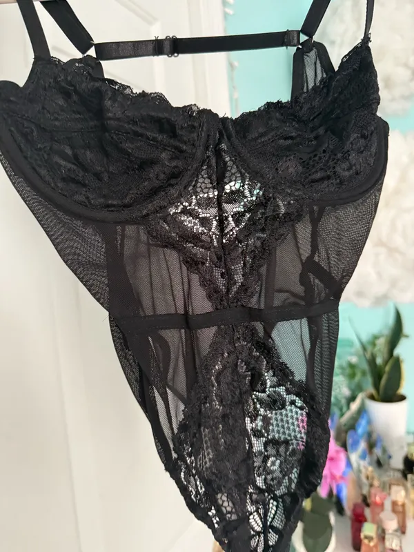 Forever 21 Lace Bodysuit - Image 2