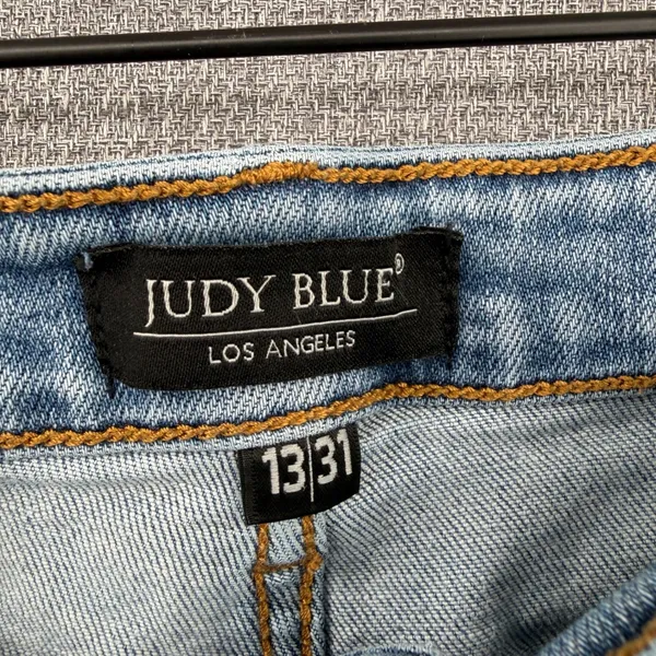 Judy Blue Dad Jean Light Wash Distressed Denim Raw Hem Size 13/31 - Image 3