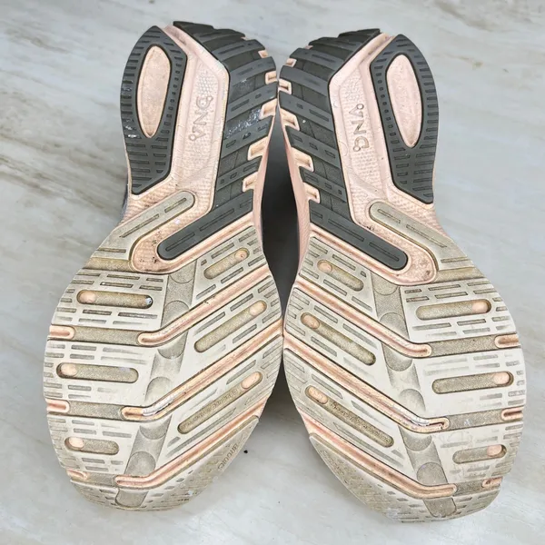 Brooks Launch 10 Grey Pink Running Shoes Womens 9.5 Medium 1203991B179 - Image 5