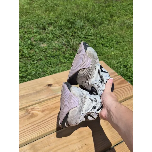 Brooks Adrenaline GTS Women's Running Shoes - Light Gray & Black - Image 4
