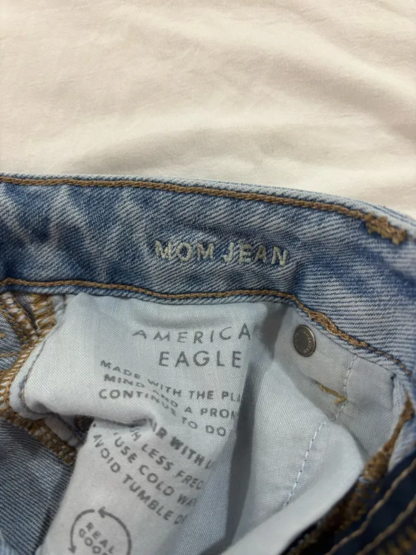 American Eagle Mom Jeans - Image 3