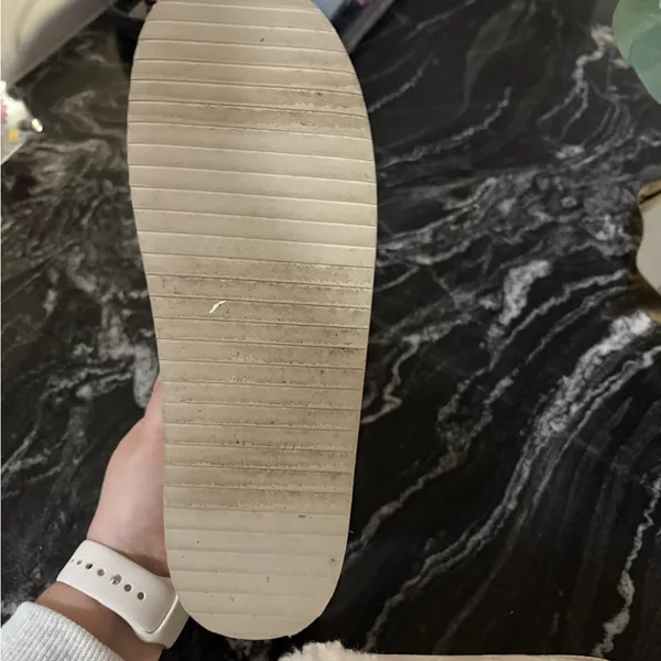 Old Navy Women's Tan Slip-On Shoes - Image 3