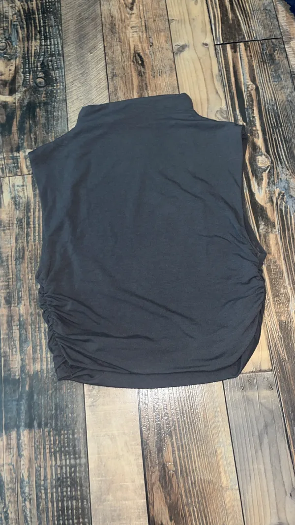 Garage Sleeveless Cropped Ruched Grey Top - Image 2