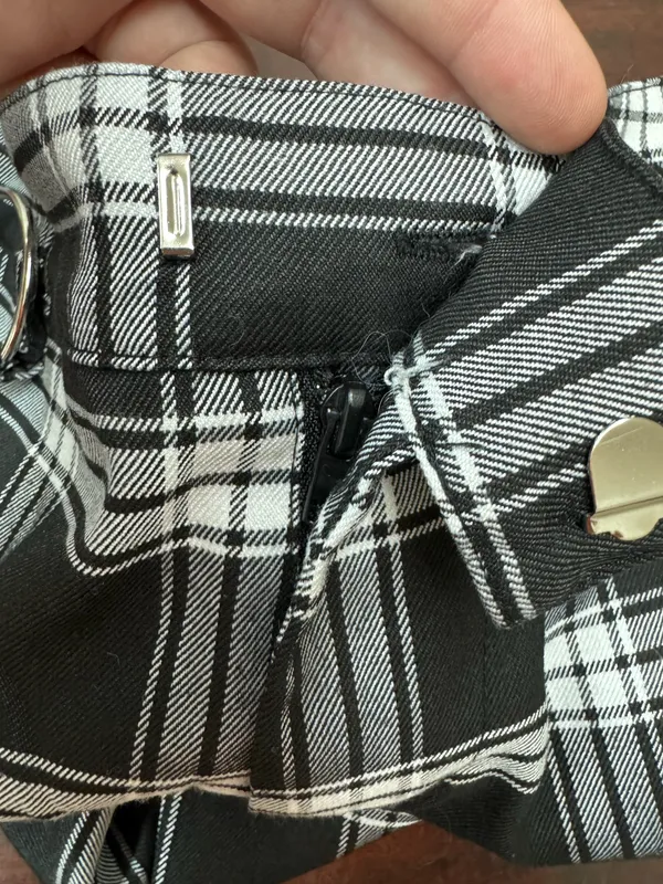 Hot Topic Black and White Plaid Grommet Pants Size Small - Image 3