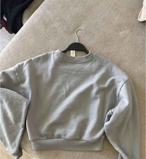 Alo Cropped Accolade Crewneck lunar grey - Image 3