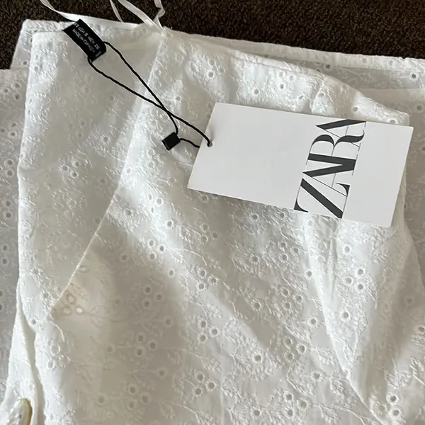 ZARA White Eyelet Flowy 3/4 Button Up Peplum Shirt- Small - Image 10