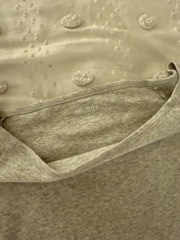 Hollister Off-The-Shoulder Top - Image 2