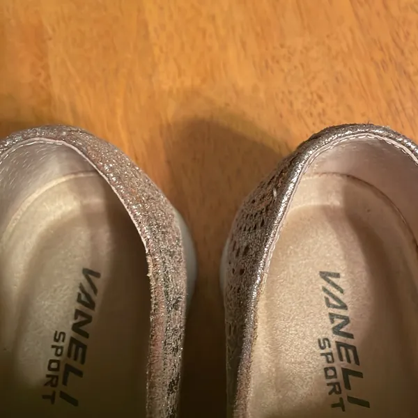 Vaneli Laren Laser Cut Leather Sneakers Gold Size 9 - Image 2