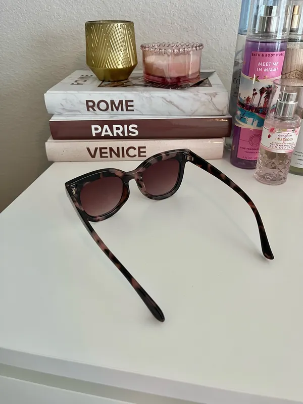 Boutique Brown sunglasses - Image 7