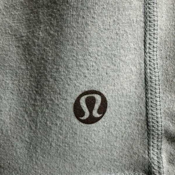 1008. Lululemon sz 6 in stride running jacket aquamarine. Great condition - Image 4