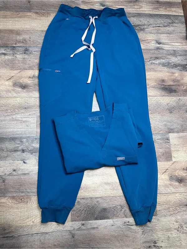 Figs Scrub Set Jogger Pants size S, blouse size M Color TURQUOISE - Image 2