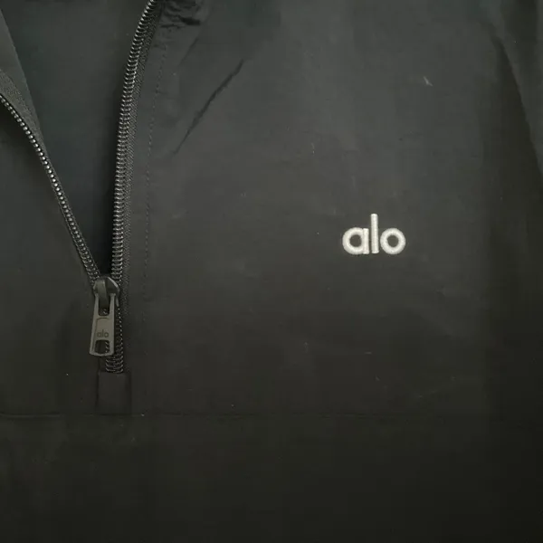 Alo Yoga Lightweight Takeaway Track Pullover Black M - Image 3