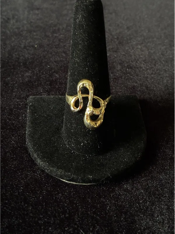 Vintage Gold Tone Abstract Swirl Statement Ring Sz 9 - Image 2