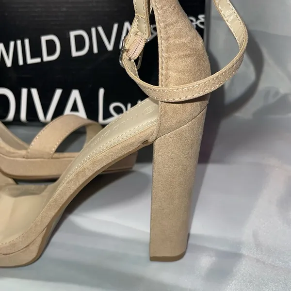 Wild Diva Women’s Morris Open Toe Ankle Strap Chunky Block Nude Heels 8.5 - Image 3