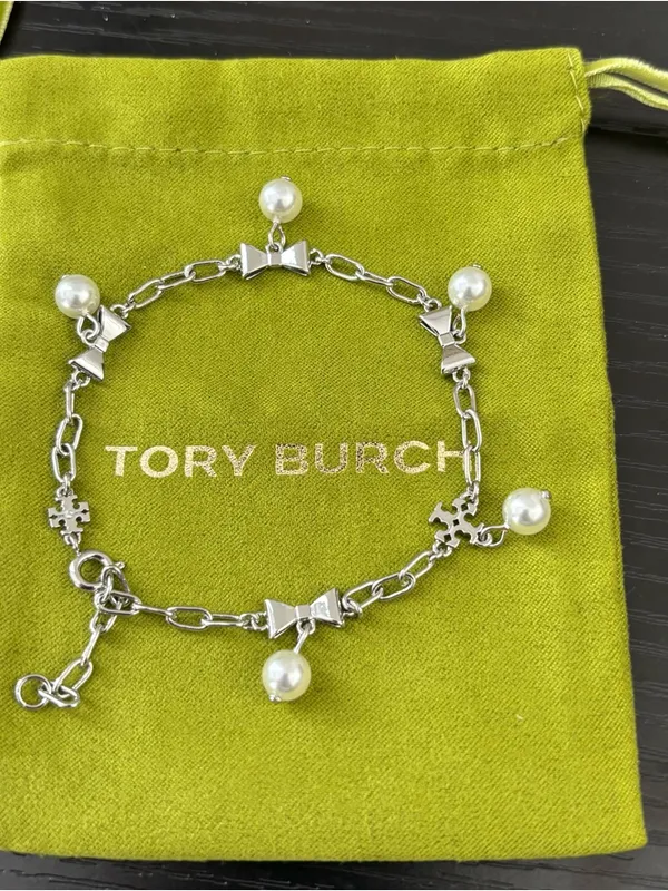 NWOT Tory Burch Silver Bow and Pearl Charm Bracelet - Image 3