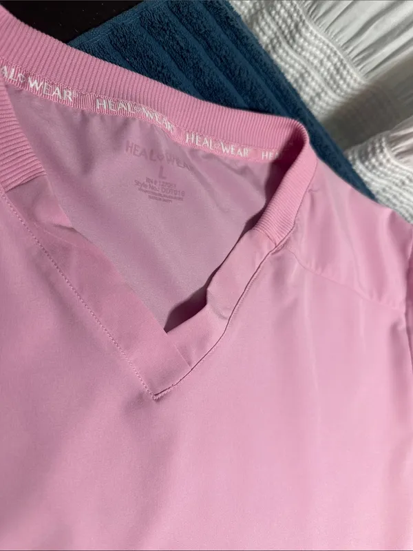 Ladies V-Neck Pink scrub top Sz L by Heal Wear excellent condition. - Image 3