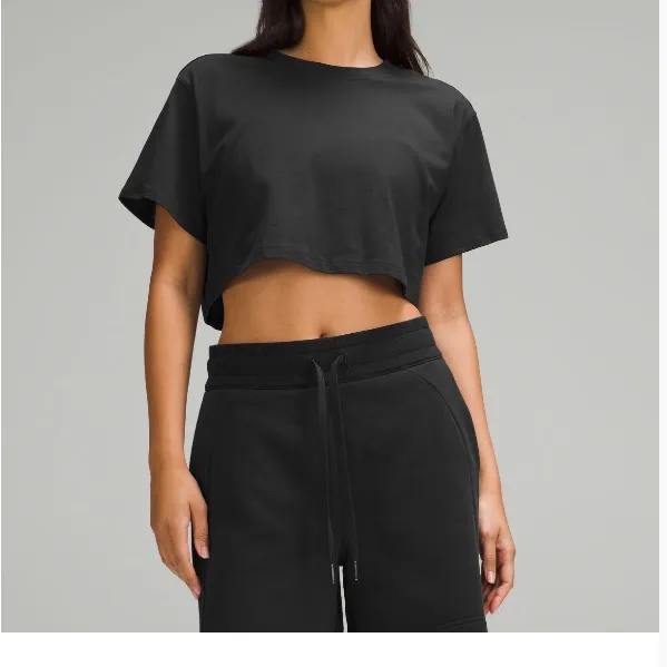 lululemon athletica Black Crop Top - Image 3