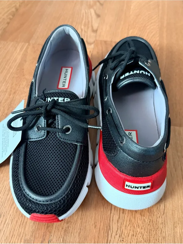 Hunter Women’s Black Mesh Sneakers with Red Accents - Image 2