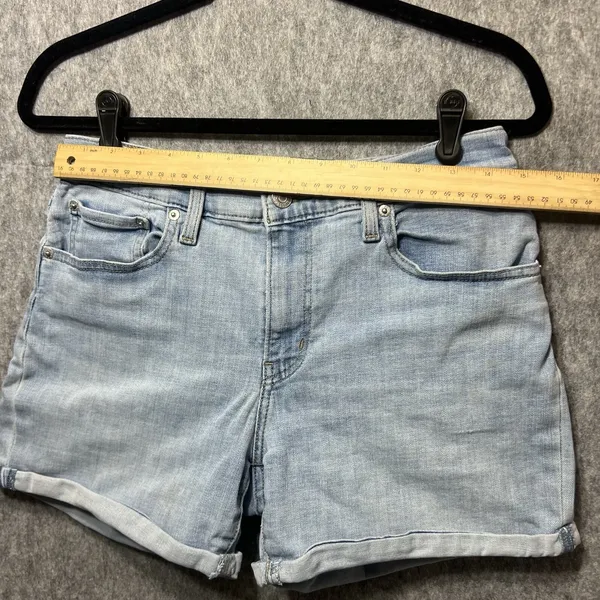 Levi's Jean‎ Shorts Size 30 Womens Mid Length Short Cuffed Mid Rise Blue Denim - Image 2