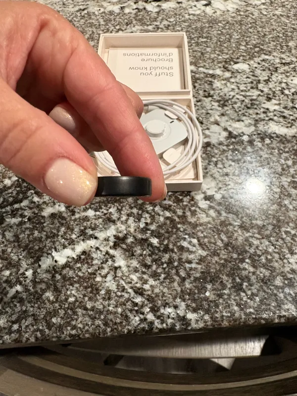 Oura Ring Series 5 color Stealth Size 9 - Image 2
