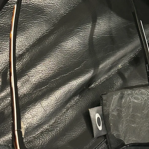 Oakley Black and Tan Sunglasses - Image 7