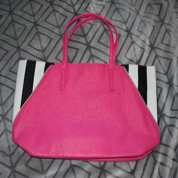 Juicy Couture NWOT  Handbag - Image 2