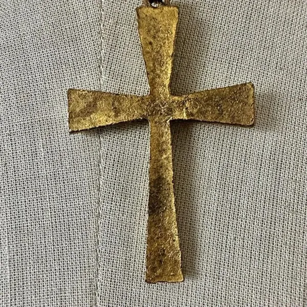 Vintage Gold-Tone Textured Cross Pendant Necklace - Image 3