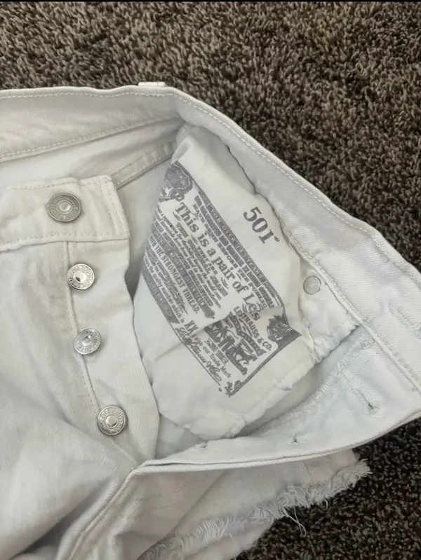 Levi’s Jean Shorts 501 - Image 4