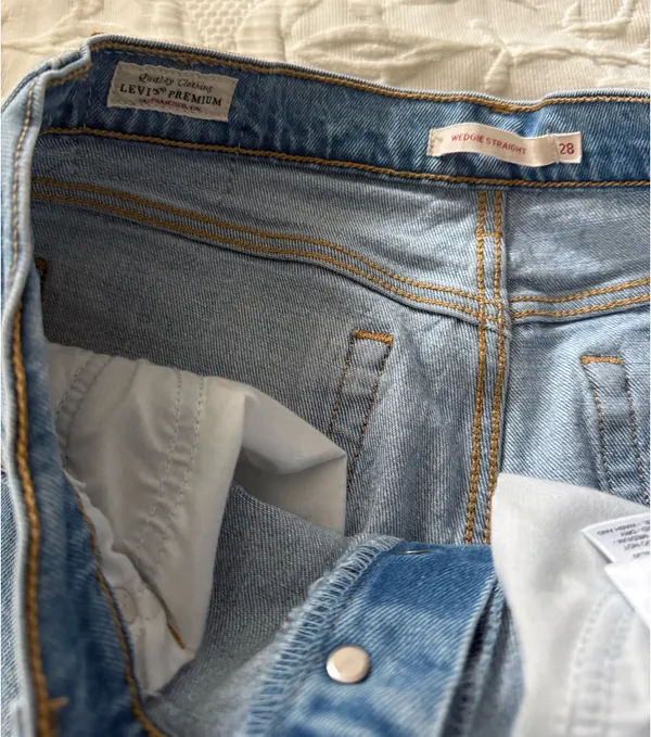Levi’s Premium Wedgie Straight Jeans - Image 4