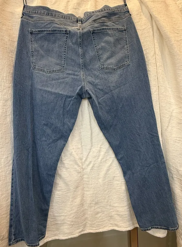 Mid-Rise Old Navy Jeans - Image 3