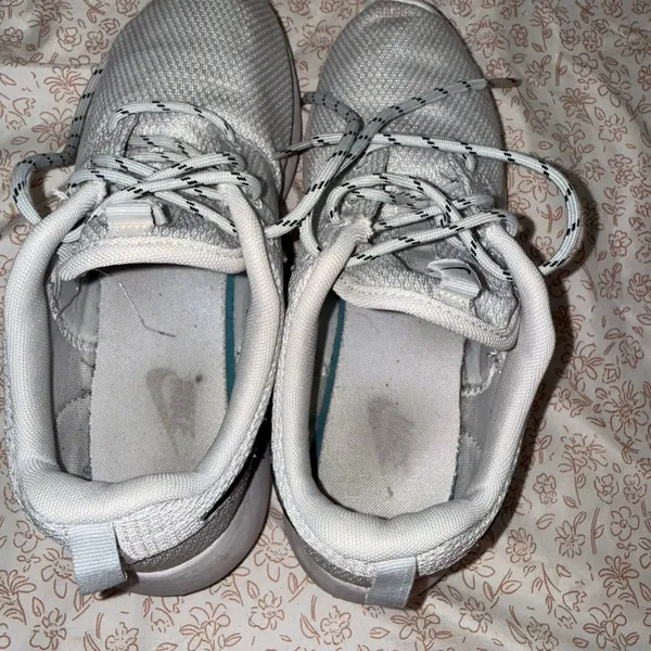 Nike Roshe Gray - Image 4