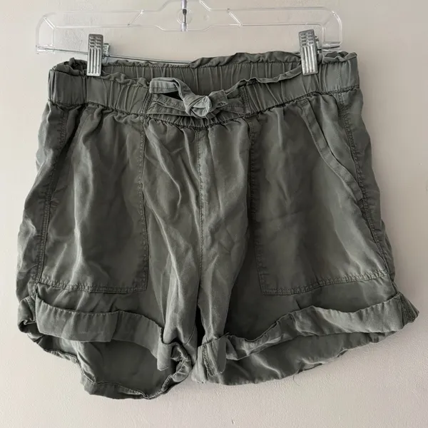 Aerie High Waist Pull On Elastic Waist Shorts Army Green Front Tie Detail‎ - Image 2