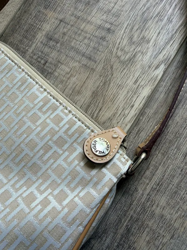Tommy Hilfiger White Logo Canvas Mini Bag - Image 2